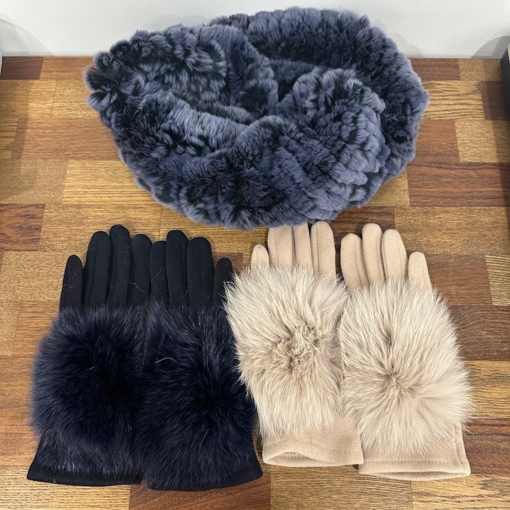 Womens Scarf & Glove Set M/L Faux Fur Trim Winter Accessory 3pc Touch Screen